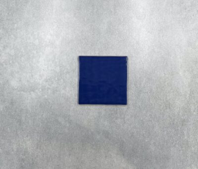 Синяя рельефная квадратная плитка